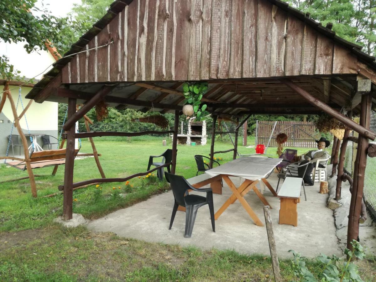 Agrowczasy Nad Stawem Villa Gartatowice Buitenkant foto