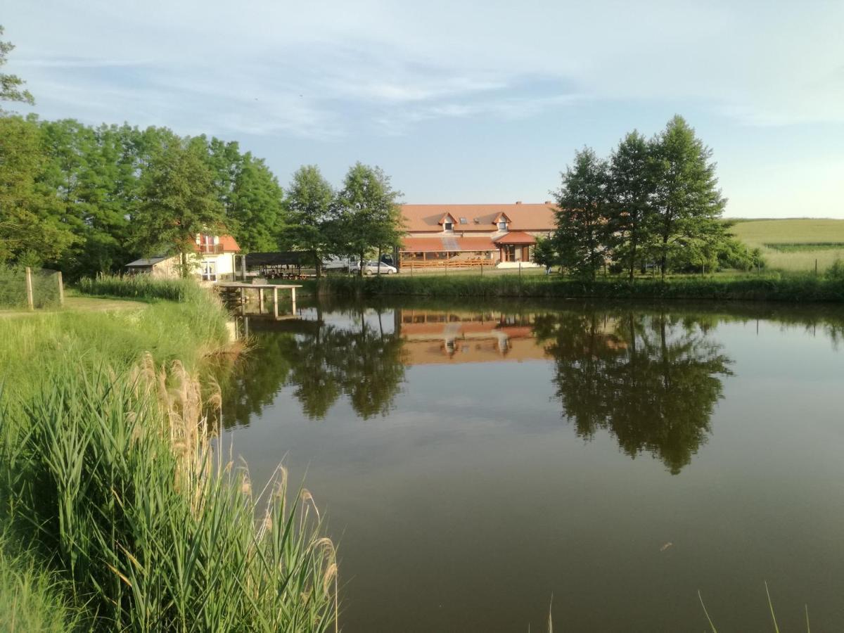 Agrowczasy Nad Stawem Villa Gartatowice Buitenkant foto