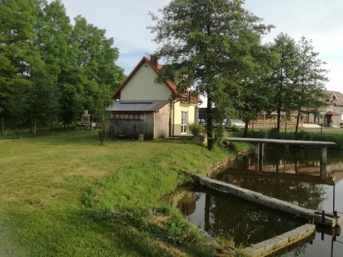 Agrowczasy Nad Stawem Villa Gartatowice Buitenkant foto